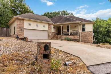 Welcome to 3 Par Lane in Bella Vista! This beautifully on Bella Vista - Metfield Golf Complex and Country Club in Arkansas - for sale on GolfHomes.com, golf home, golf lot