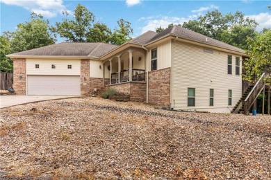 Welcome to 3 Par Lane in Bella Vista! This beautifully on Bella Vista - Metfield Golf Complex and Country Club in Arkansas - for sale on GolfHomes.com, golf home, golf lot