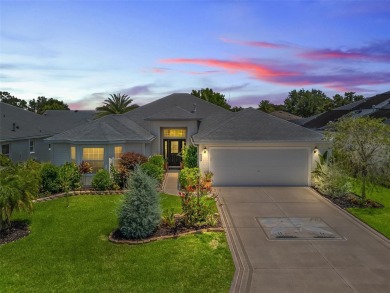 Spacious 3/2 Juniper in Sunset Pointe with Enclosed Lanai on The Links of Spruce Creek in Florida - for sale on GolfHomes.com, golf home, golf lot