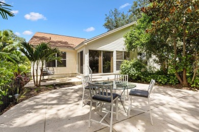 FIXER UPPER!! NO BOND! ROOF AND HWH 2015. 2-bedroom, 2-bathroom on El Diablo Executive Golf Course in Florida - for sale on GolfHomes.com, golf home, golf lot