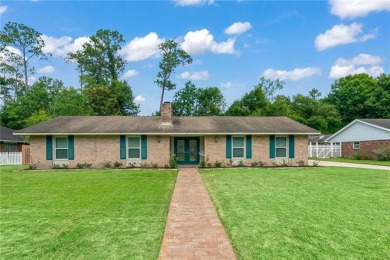 Ever wanted to live ON THE GOLF COURSE with your own private on Pinewood Country Club in Louisiana - for sale on GolfHomes.com, golf home, golf lot