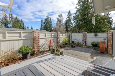 Beautifully updated 3 BR, 3 bath home overlooking the 11th hole on SunLand Golf and Country Club in Washington - for sale on GolfHomes.com, golf home, golf lot