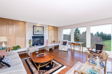 Beautifully updated 3 BR, 3 bath home overlooking the 11th hole on SunLand Golf and Country Club in Washington - for sale on GolfHomes.com, golf home, golf lot