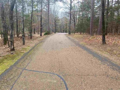 Perfect building lot in beautiful Tannenbaum S/D.  Close to on Tannenbaum Golf Club in Arkansas - for sale on GolfHomes.com, golf home, golf lot