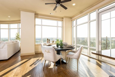 Welcome to luxury living at The Stretford at the Cascades. This on Cascades Golf Club in Texas - for sale on GolfHomes.com, golf home, golf lot