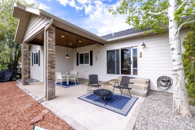 Lovely 2 Level Executive Home in the Desirable Fox View Estates! on Fox Ridge Golf Course - Champion in Montana - for sale on GolfHomes.com, golf home, golf lot