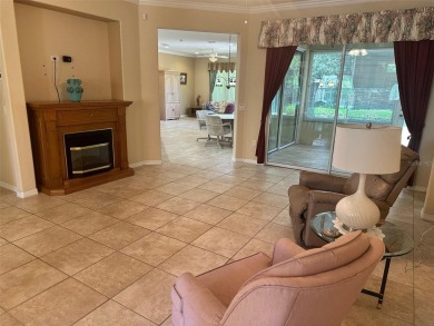 GREAT 3/2 CBS KINGSTON MODEL LOCATED IN CASTLE PINES ON A VERY on Eagle Ridge At Spruce Creek Country Club in Florida - for sale on GolfHomes.com, golf home, golf lot