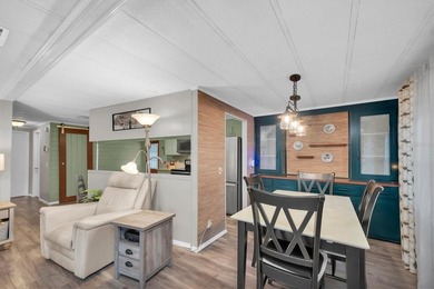 Come see this beautifully updated 2-bedroom, 2-bath manufactured on Largo Golf Course in Florida - for sale on GolfHomes.com, golf home, golf lot