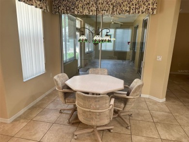 GREAT 3/2 CBS KINGSTON MODEL LOCATED IN CASTLE PINES ON A VERY on Eagle Ridge At Spruce Creek Country Club in Florida - for sale on GolfHomes.com, golf home, golf lot