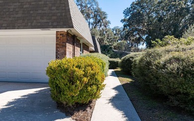 Very well maintained 4/2 home on .84 acre lot with nice view of on Country Club At Lake City in Florida - for sale on GolfHomes.com, golf home, golf lot