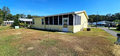 FURNISHED TURN KEY, OPEN BACKYARD Florida 2 bedroom 2 bath home on Zephyrhills Municipal Golf Course in Florida - for sale on GolfHomes.com, golf home, golf lot