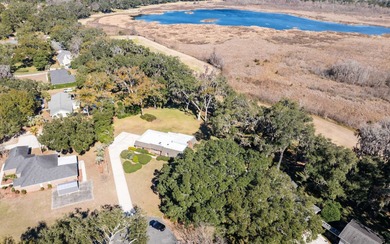 Very well maintained 4/2 home on .84 acre lot with nice view of on Country Club At Lake City in Florida - for sale on GolfHomes.com, golf home, golf lot