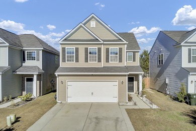 Welcome home to this beautifully maintained 3-bedroom, 2.5-bath on Cypress Point Par 3 in South Carolina - for sale on GolfHomes.com, golf home, golf lot