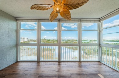 Move-in ready and beautifully remodeled 3 bedroom plus on Seminole Lake Country Club in Florida - for sale on GolfHomes.com, golf home, golf lot