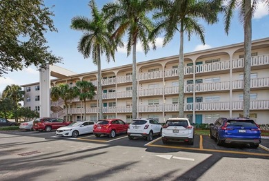 **SALE OF THE CENTURY IN VIBRANT & HIGHLY SOUGHT AFTER WYNMOOR on Wynmoor Golf Course in Florida - for sale on GolfHomes.com, golf home, golf lot