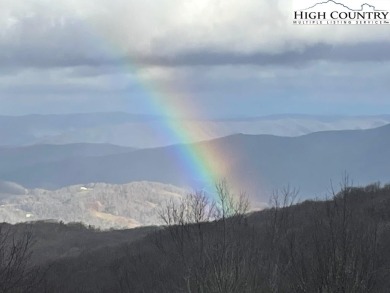 Renovated and furnished home with huge long range views and on Beech Mountain Club in North Carolina - for sale on GolfHomes.com, golf home, golf lot