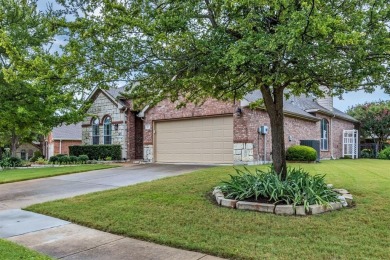 THIS HOME IS PERFECT! MOVE IN READY, LOW MAINTENANCE HOME IN A on Heritage Ranch Golf and Country Club in Texas - for sale on GolfHomes.com, golf home, golf lot