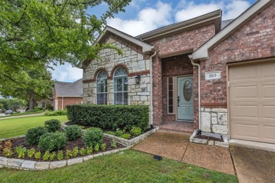 THIS HOME IS PERFECT! MOVE IN READY, LOW MAINTENANCE HOME IN A on Heritage Ranch Golf and Country Club in Texas - for sale on GolfHomes.com, golf home, golf lot