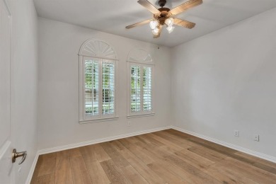 THIS HOME IS PERFECT! MOVE IN READY, LOW MAINTENANCE HOME IN A on Heritage Ranch Golf and Country Club in Texas - for sale on GolfHomes.com, golf home, golf lot
