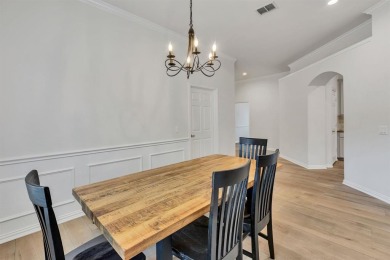 THIS HOME IS PERFECT! MOVE IN READY, LOW MAINTENANCE HOME IN A on Heritage Ranch Golf and Country Club in Texas - for sale on GolfHomes.com, golf home, golf lot