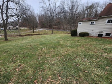 Well-maintained 3-bedroom, 1-bath home with eat-in kitchen and on Cadiz Country Club in Ohio - for sale on GolfHomes.com, golf home, golf lot