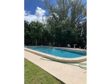 *WINCAST ARM COMMUNITY* BEAUTIFUL CORNER UNIT- FIRST FLOOR - on Crystal Lake Country Club in Florida - for sale on GolfHomes.com, golf home, golf lot