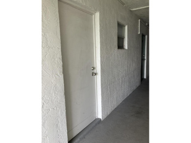 *WINCAST ARM COMMUNITY* BEAUTIFUL CORNER UNIT- FIRST FLOOR - on Crystal Lake Country Club in Florida - for sale on GolfHomes.com, golf home, golf lot