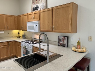 BIG PRICE DROP TO $294,900! FABULOUS TOWNHOME W/ NO HOA FEES! on Randolph Park Golf Courses in Arizona - for sale on GolfHomes.com, golf home, golf lot