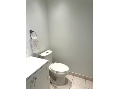 Located in Kings Point, an active 55+ gated community, this on Kings Point Golf - Executive in Florida - for sale on GolfHomes.com, golf home, golf lot