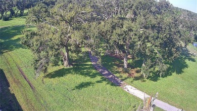 Welcome home to this charming 2-bedroom, 2-bath villa priced to on Kings Point Executive Golf Course in Florida - for sale on GolfHomes.com, golf home, golf lot