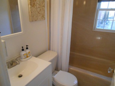 LIVE ABOVE PAR! CLEAN 2 BEDROOM TOWNHOUSE LOCATED NEAR HOPBROOK on Hop Brook Golf Club in Connecticut - for sale on GolfHomes.com, golf home, golf lot