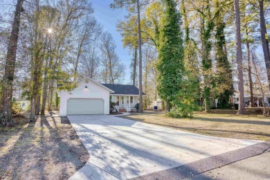 BEAUTIFUL HOME! HOME HAS BEEN COMPLETELY RENOVATED! HOME HAS A on Azalea Sands Golf Club in South Carolina - for sale on GolfHomes.com, golf home, golf lot