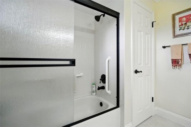 Welcome to this lovely Chestnut II model 2/2/2 home.  Located in on The Links of Spruce Creek in Florida - for sale on GolfHomes.com, golf home, golf lot
