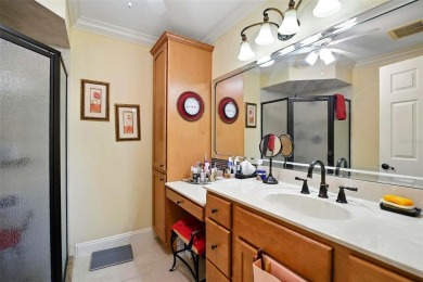Welcome to this lovely Chestnut II model 2/2/2 home.  Located in on The Links of Spruce Creek in Florida - for sale on GolfHomes.com, golf home, golf lot