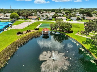 Welcome to this lovely Chestnut II model 2/2/2 home.  Located in on The Links of Spruce Creek in Florida - for sale on GolfHomes.com, golf home, golf lot