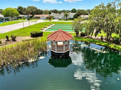 Welcome to this lovely Chestnut II model 2/2/2 home.  Located in on The Links of Spruce Creek in Florida - for sale on GolfHomes.com, golf home, golf lot
