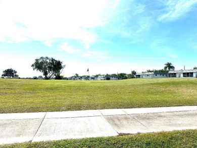 Charming one-bedroom, one-story home near a golf course. Fully on Kings Point Golf - Executive in Florida - for sale on GolfHomes.com, golf home, golf lot