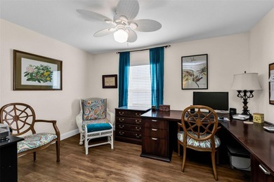 NICELY UPDATED and VERY WELL MAINTAINED Sheffield model with on Kings Gate Golf Club in Florida - for sale on GolfHomes.com, golf home, golf lot