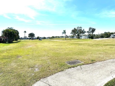 Charming one-bedroom, one-story home near a golf course. Fully on Kings Point Golf - Executive in Florida - for sale on GolfHomes.com, golf home, golf lot