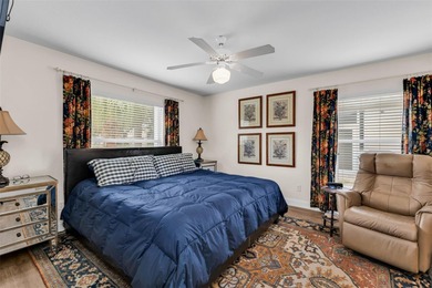 NICELY UPDATED and VERY WELL MAINTAINED Sheffield model with on Kings Gate Golf Club in Florida - for sale on GolfHomes.com, golf home, golf lot