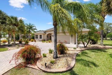 *BOND PAID* on this REMODELED WILLIAMSBURG PREMIER home in THE on The Links of Spruce Creek in Florida - for sale on GolfHomes.com, golf home, golf lot