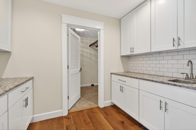 Easy one-level living in the beloved Fairway neighborhood! This on Idle Hour Country Club in Kentucky - for sale on GolfHomes.com, golf home, golf lot