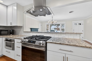 Easy one-level living in the beloved Fairway neighborhood! This on Idle Hour Country Club in Kentucky - for sale on GolfHomes.com, golf home, golf lot