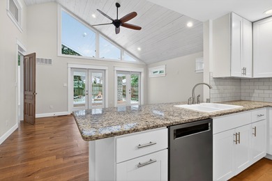 Easy one-level living in the beloved Fairway neighborhood! This on Idle Hour Country Club in Kentucky - for sale on GolfHomes.com, golf home, golf lot