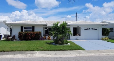 NO FLOODING from HELENE OR MILTON!!!!  Are you ready to embrace on Mainlands Golf Club in Florida - for sale on GolfHomes.com, golf home, golf lot