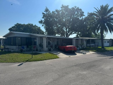 Are you looking for a home with a great floorplan, newer roof on The Meadows At Countrywood in Florida - for sale on GolfHomes.com, golf home, golf lot