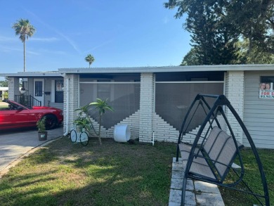 Are you looking for a home with a great floorplan, newer roof on The Meadows At Countrywood in Florida - for sale on GolfHomes.com, golf home, golf lot
