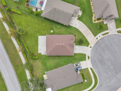 Welcome to this beautifully maintained 3-bedroom, 2-bathroom on Meadow Oaks Golf and Country Club in Florida - for sale on GolfHomes.com, golf home, golf lot