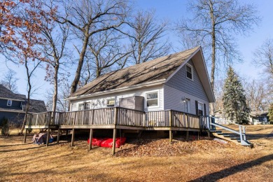 This charming 1.5 story home, nestled near the golf course on Savannah Oaks Golf Club of Candlewick Lake in Illinois - for sale on GolfHomes.com, golf home, golf lot