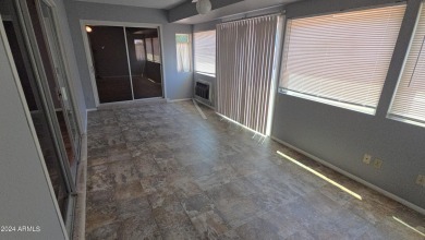 This 2 bedroom/2 bath Gemini-twin home in Sun City is move-in on Sun City Country Club in Arizona - for sale on GolfHomes.com, golf home, golf lot